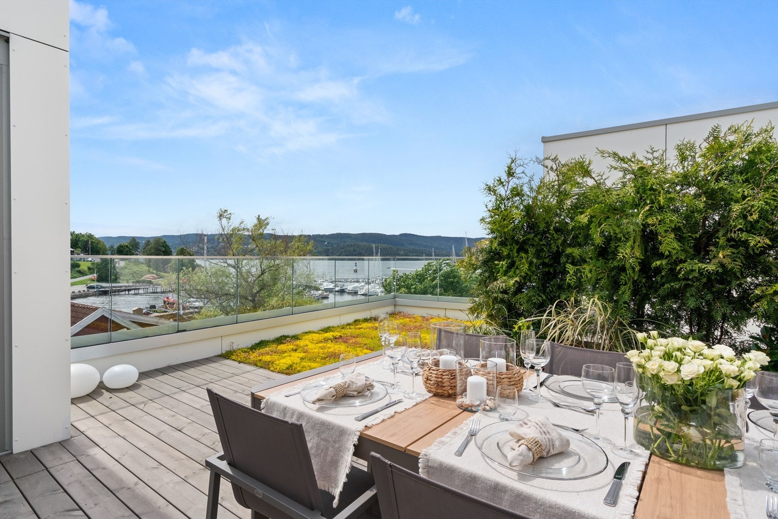 Samtlige uteområder har storslagen utsikt. Galleribilde