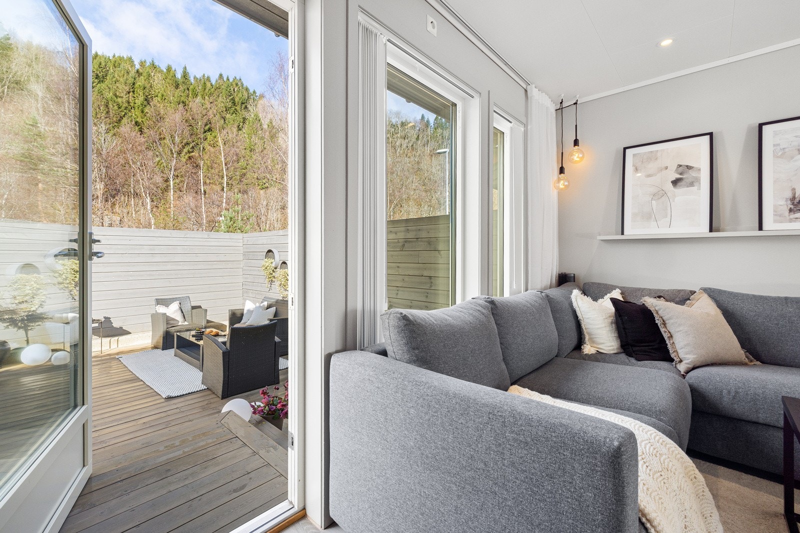 Utgang til herlig terrasse. Galleribilde