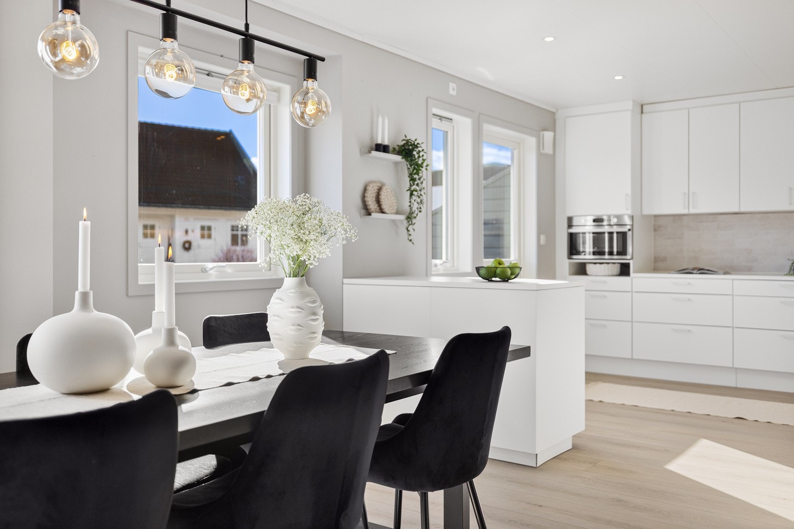 Her kan man invitere venner på hyggelig middagsselskap. Galleribilde