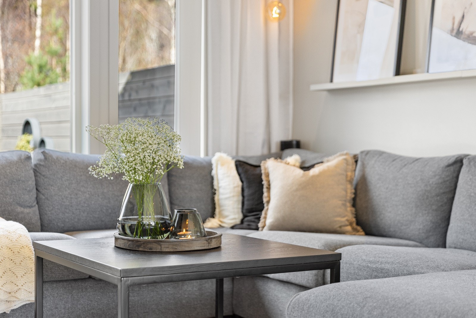 Vi tar turen inn igjen i stuen. Galleribilde