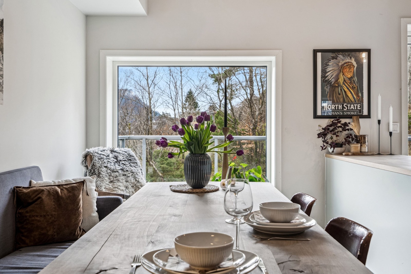 Nydelig og usjenert utsikt fra spisekrok Galleribilde