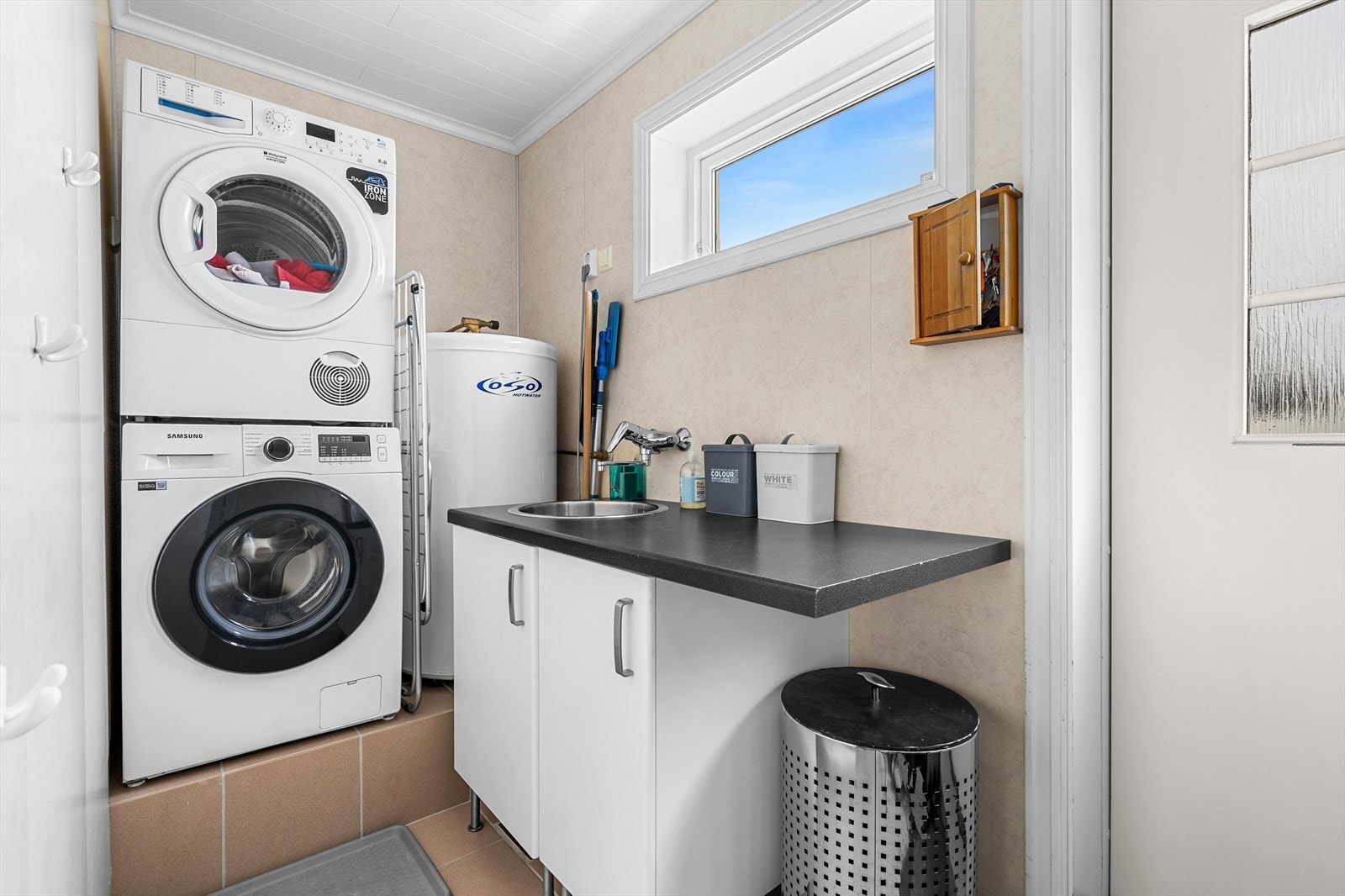 Vaskerom med egen inngang Galleribilde