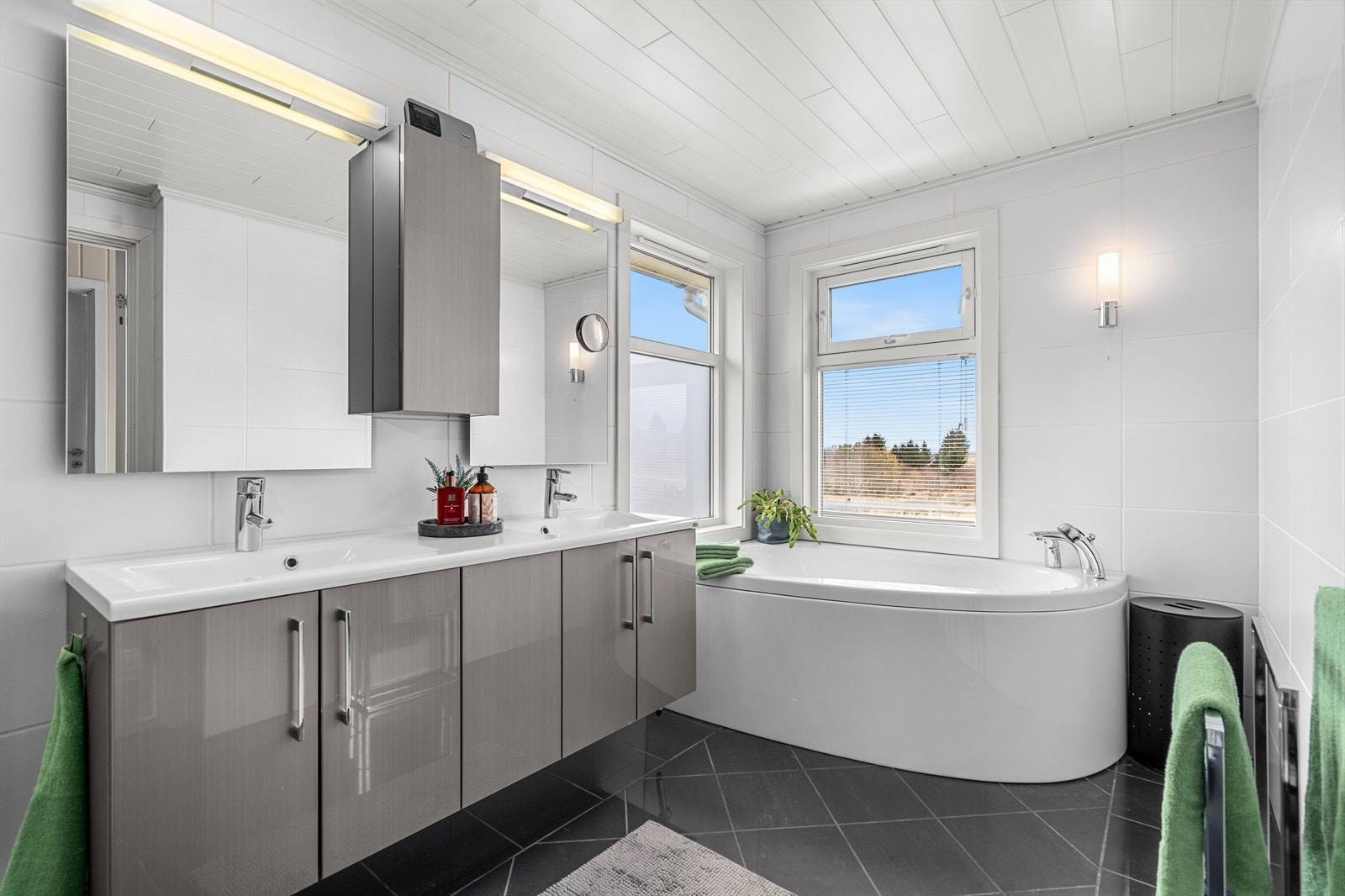 Bad hovedetasje er pusset opp i 2010 Galleribilde