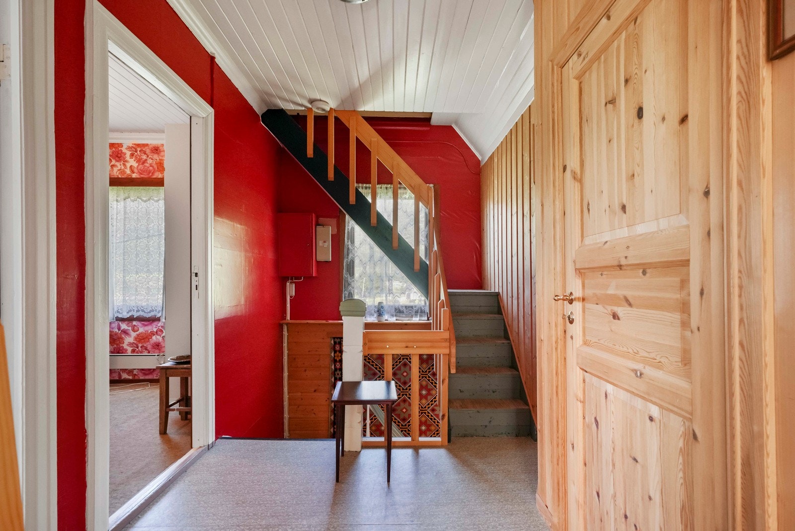 Trappegang i 2.etg. - videre adkomst opp til loft Galleribilde