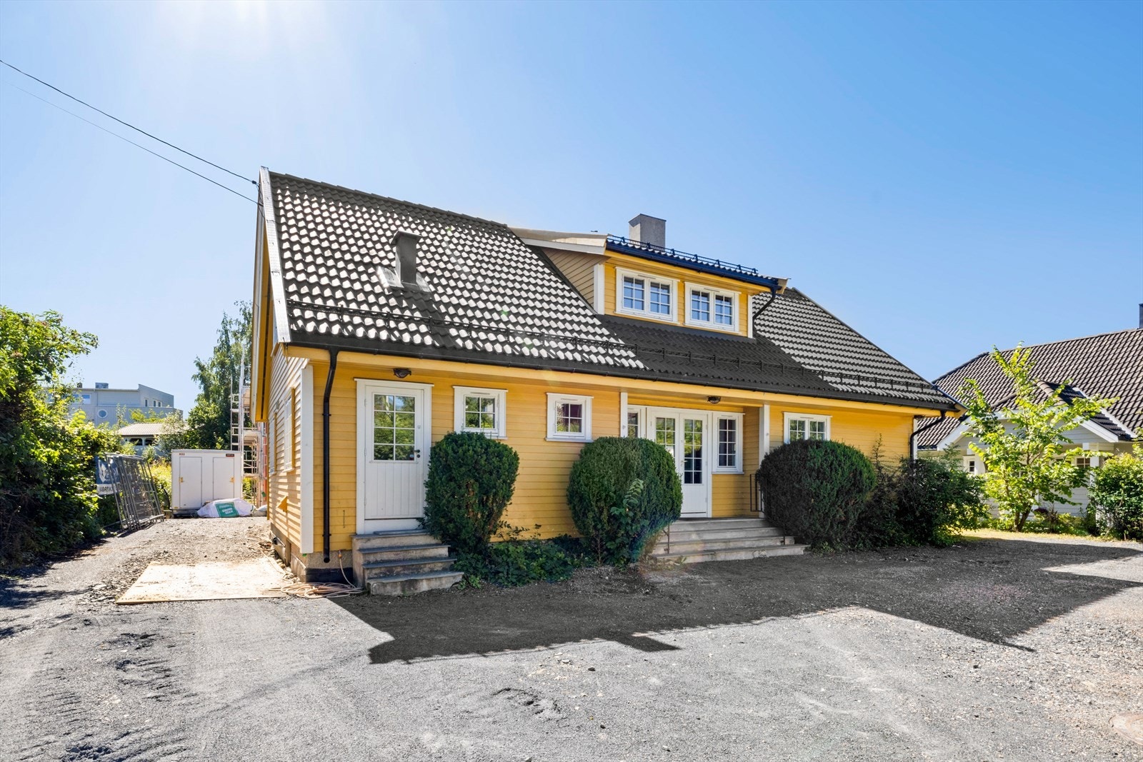 Velkommen inn til en innholdsrik og familievennlig bolig over 3 plan! Galleribilde