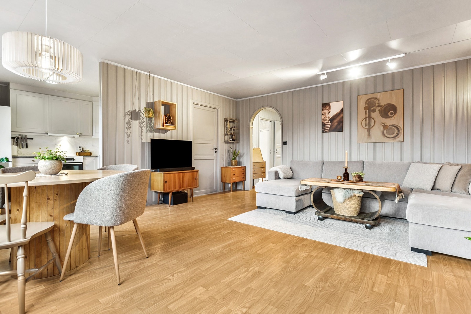 Delvis åpen løsning til stue/kjøkken Galleribilde