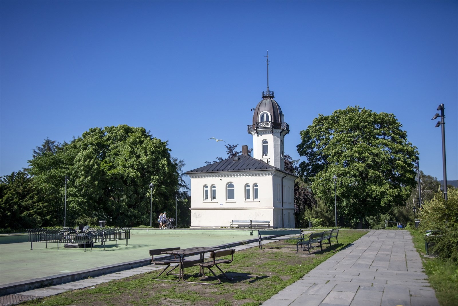 Toppen av St. Hanshaugen er et vakkert område med en fantastisk utsikt over byen - perfekt for en pause i grønne omgivelser. Galleribilde