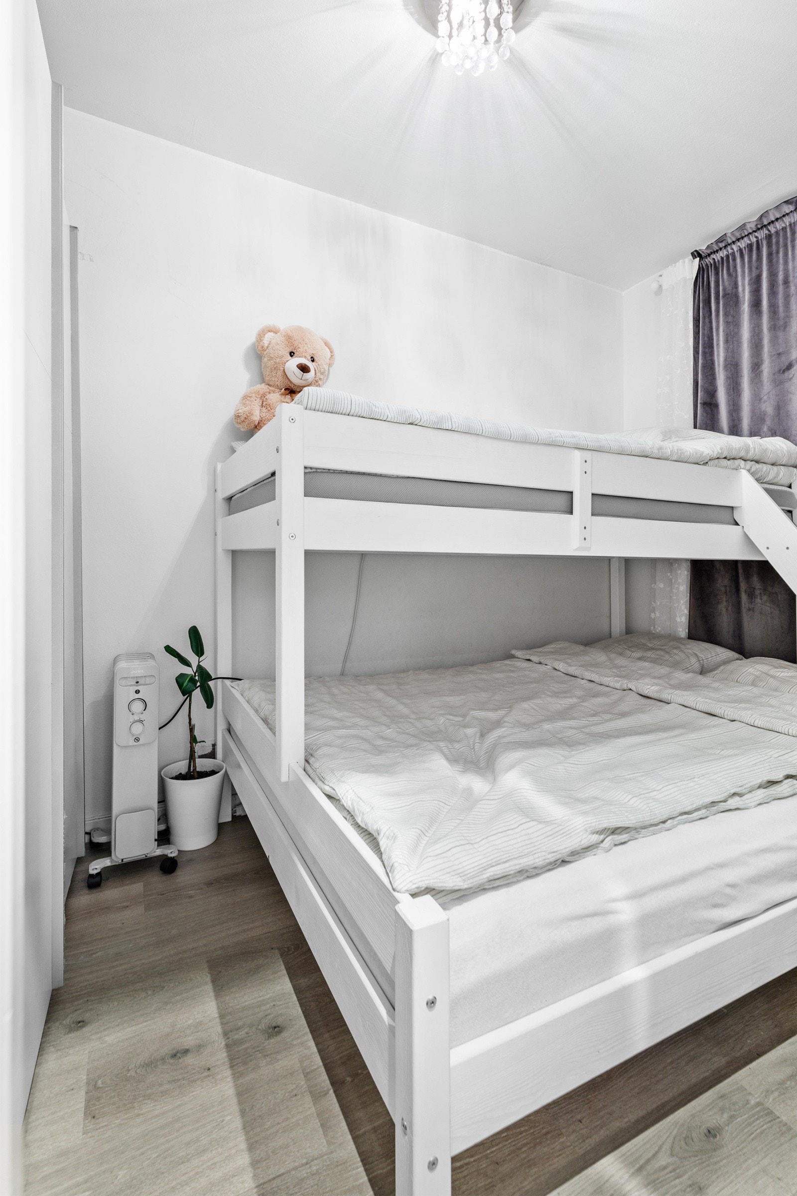 Sovealkove med inngang fra stuen. Galleribilde