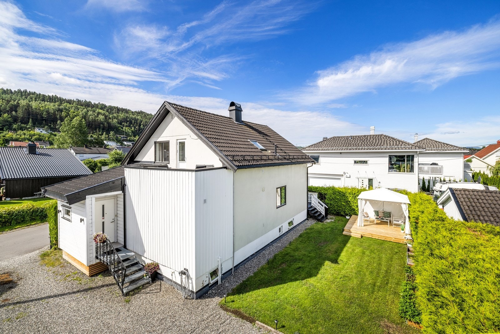 Lys og innbydende enebolig med sentral og familievennlig beliggenhet. Galleribilde