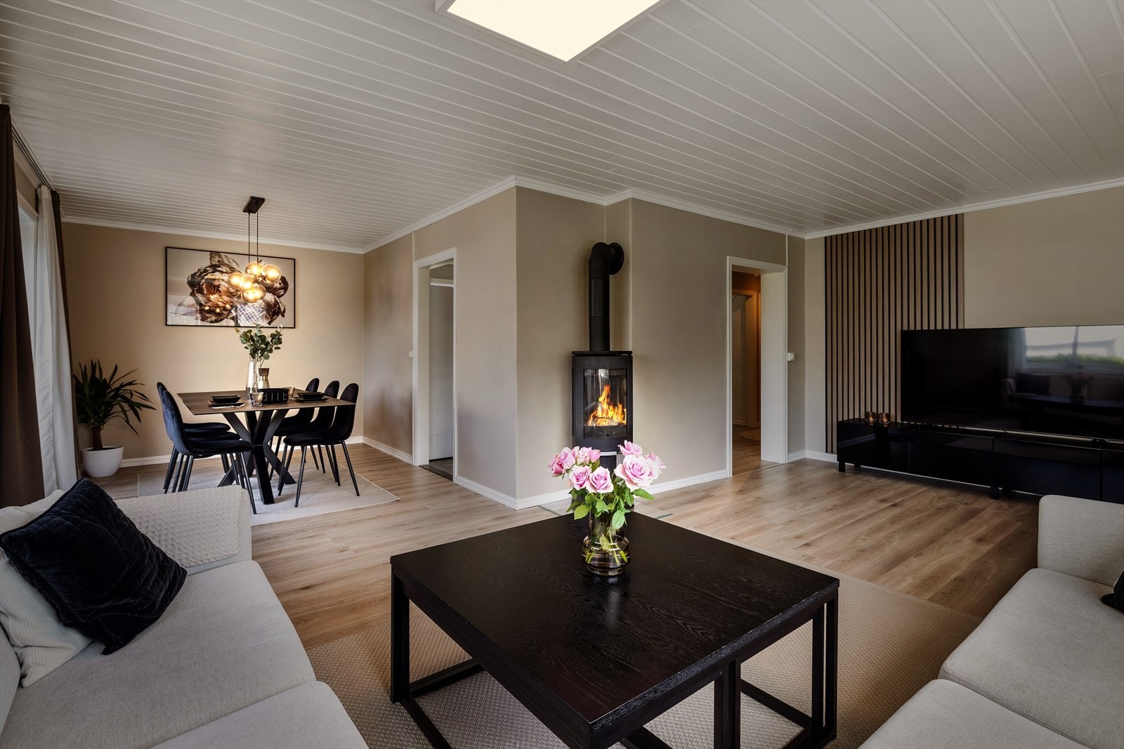 Eiendomsmegler Karianne Skogmo ønsker velkommen til Myrgata 2A! Galleribilde