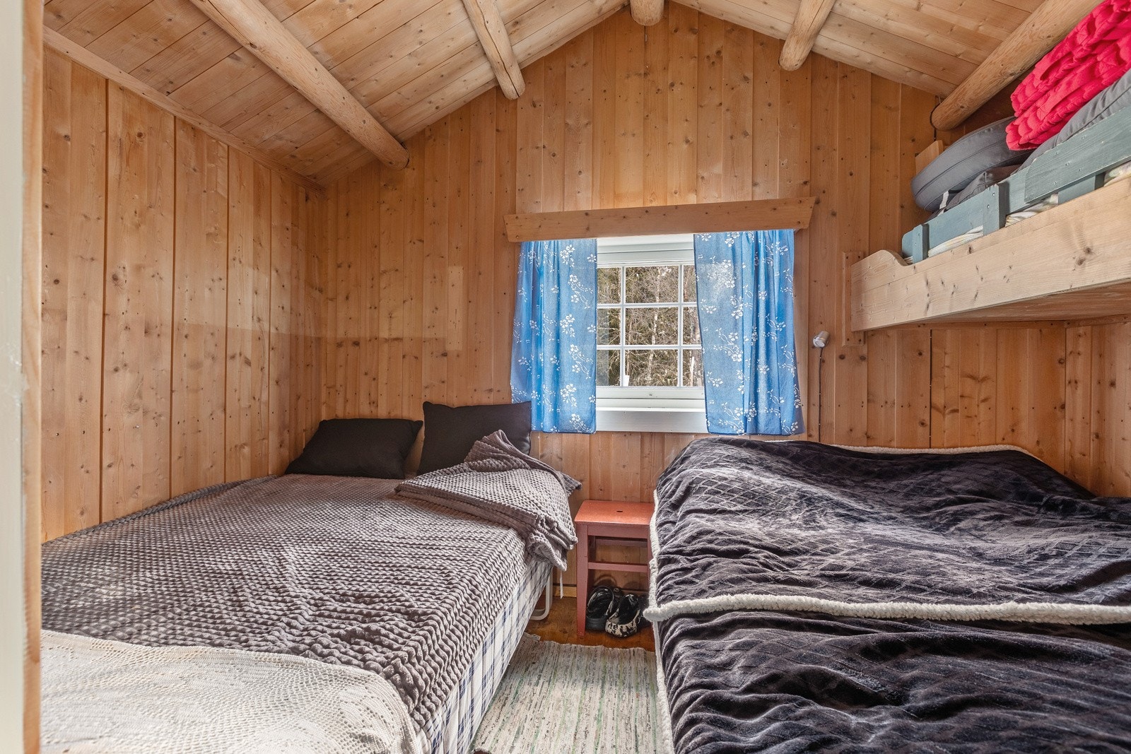 Soverom i hytta. Galleribilde