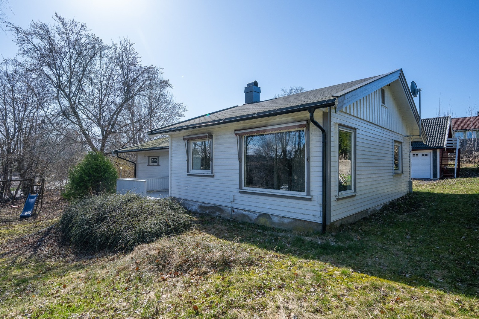 Velkommen til Tokerødveien 51 på Skoppum - enebolig på 1,5 mål selveiertomt og dobbel garasje. Foto: Kristian T. Bollæren Galleribilde