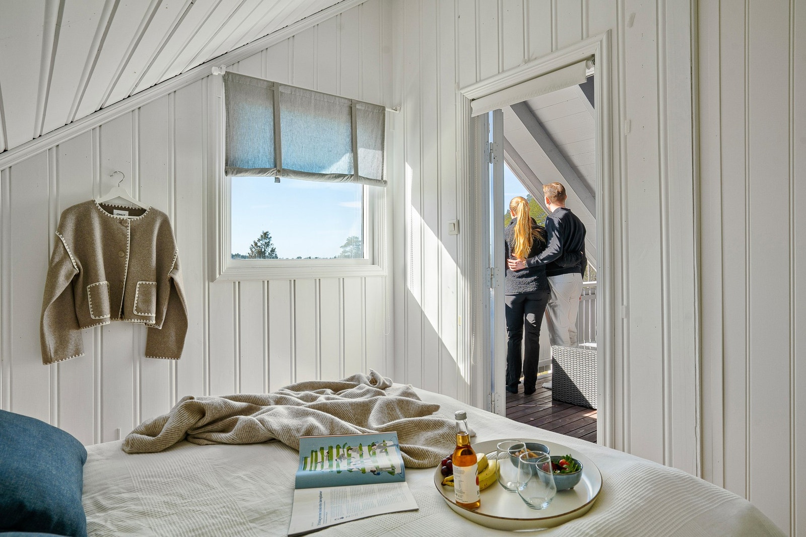 Utgang til solrik balkong. Galleribilde