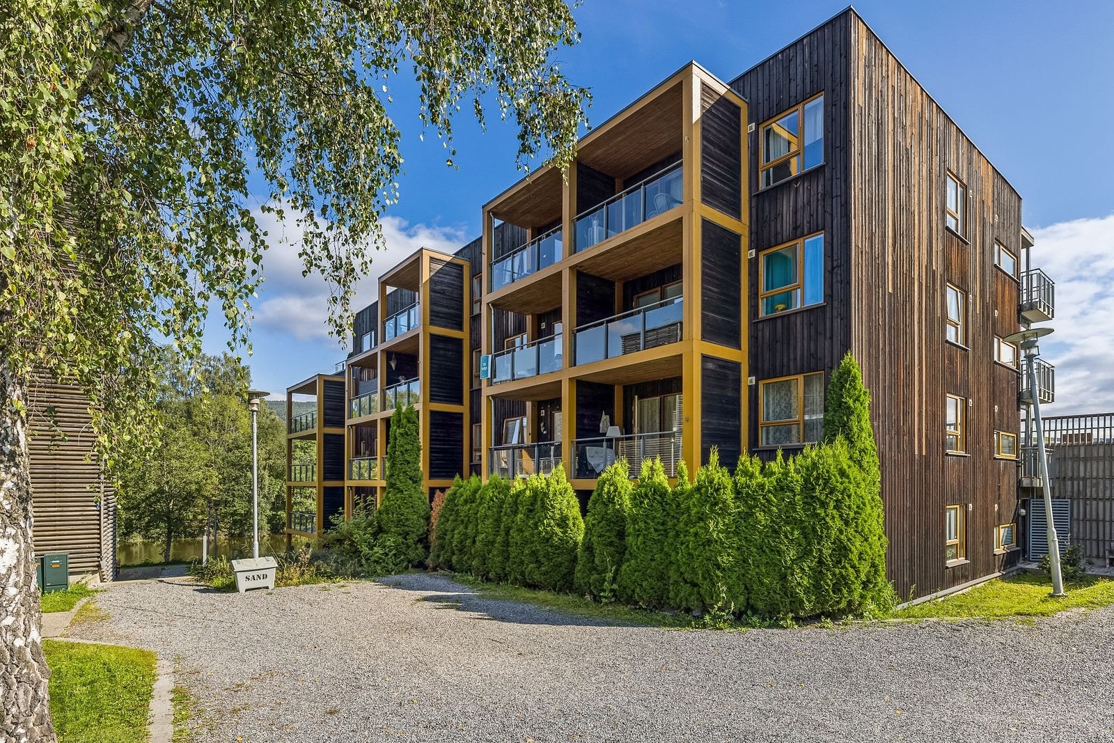 Leiligheten er beliggende i et veletablert borettslag i Drammen Galleribilde