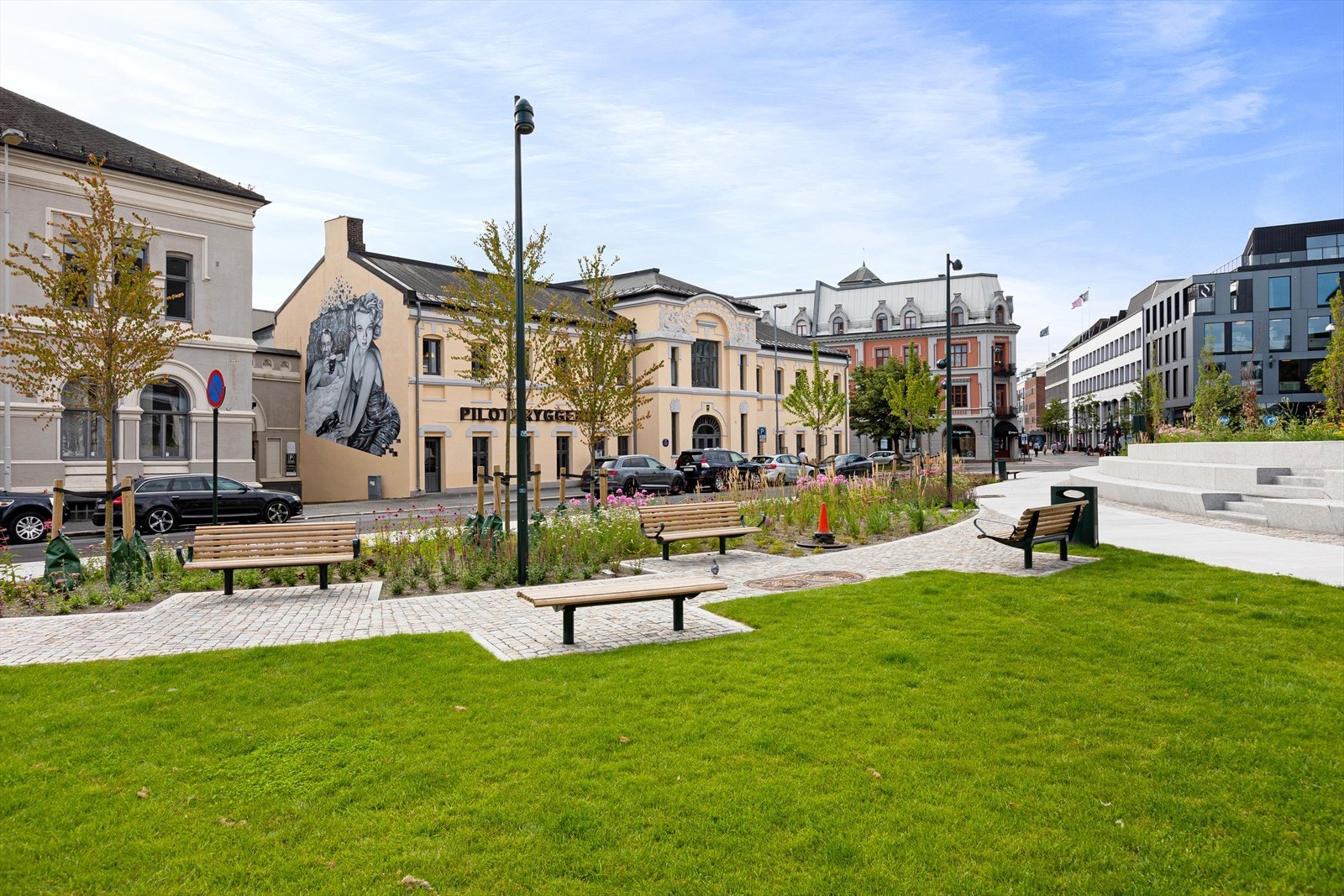 Nærområdet har en rekke kvaliteter, med kort vei til bakeri og andre servicetilbud Galleribilde