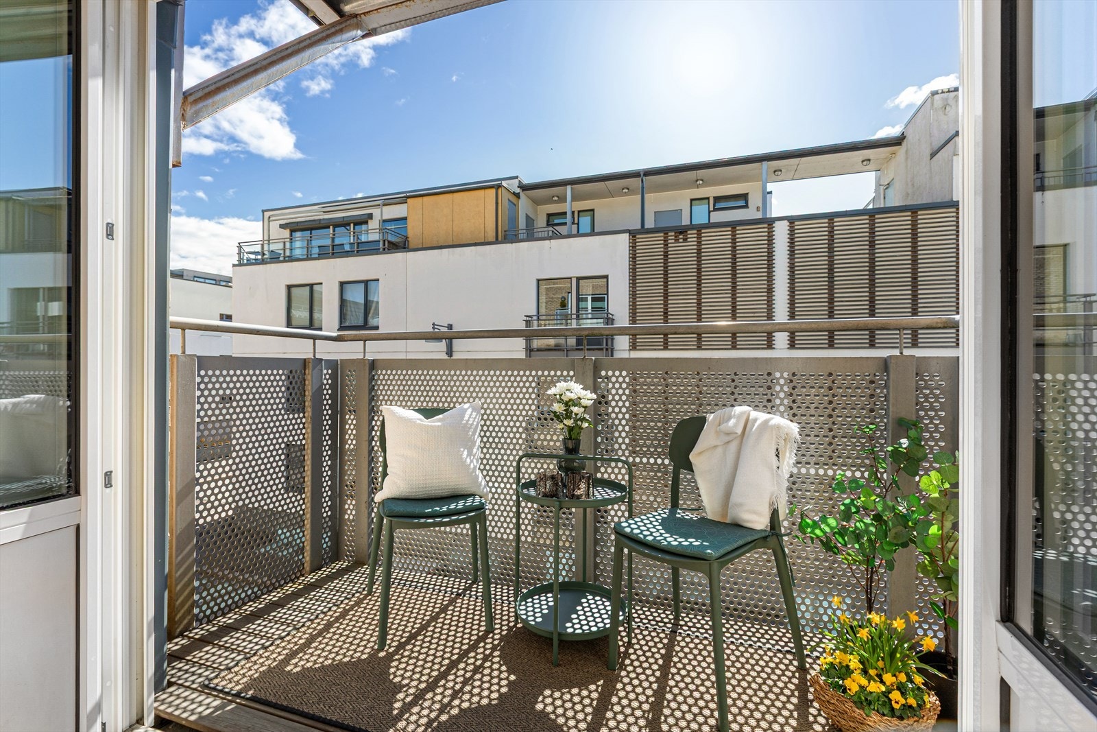 Adkomst til balkong via dobbel terrassedør Galleribilde