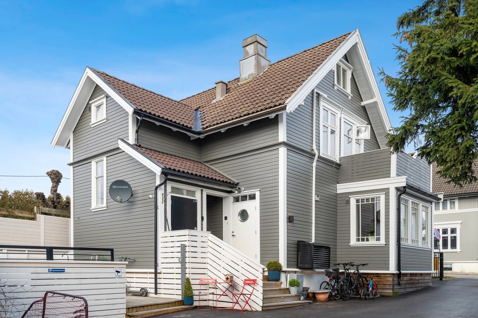 Ønsker man en urban og aktiv hverdag, er denne beliggenheten midt i blinken! Galleribilde