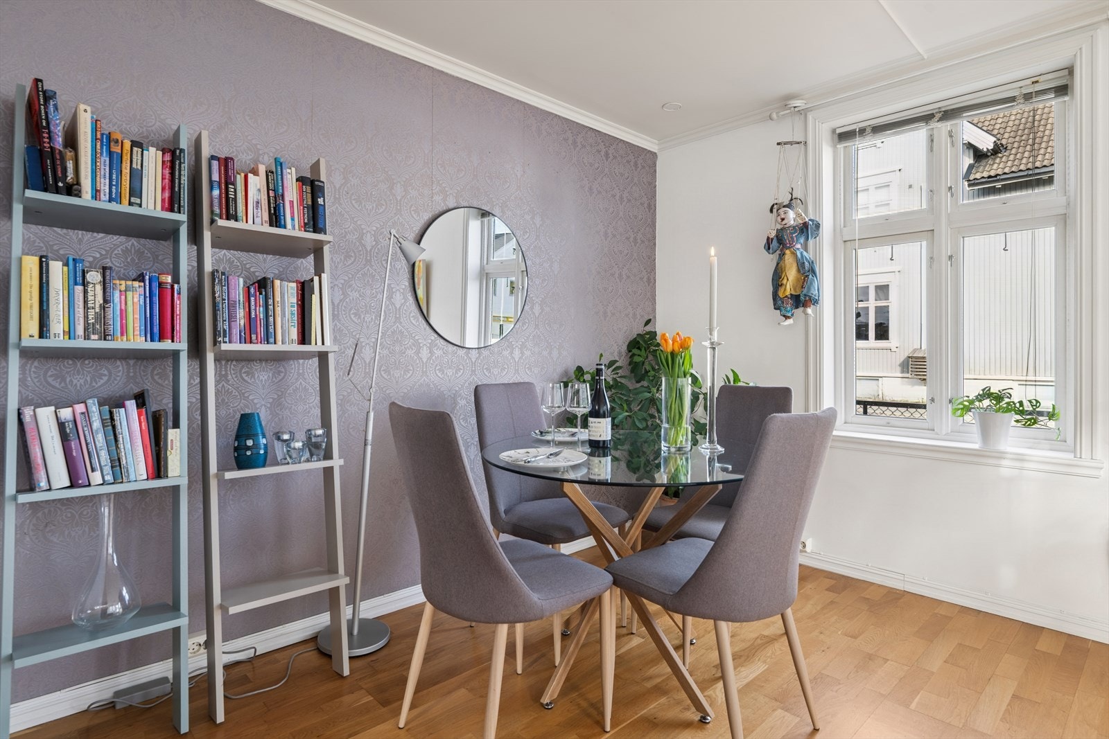 Her inviteres det til en rolig kopp med morgenkaffe - Eller en rask matbit til folk på farten. Galleribilde