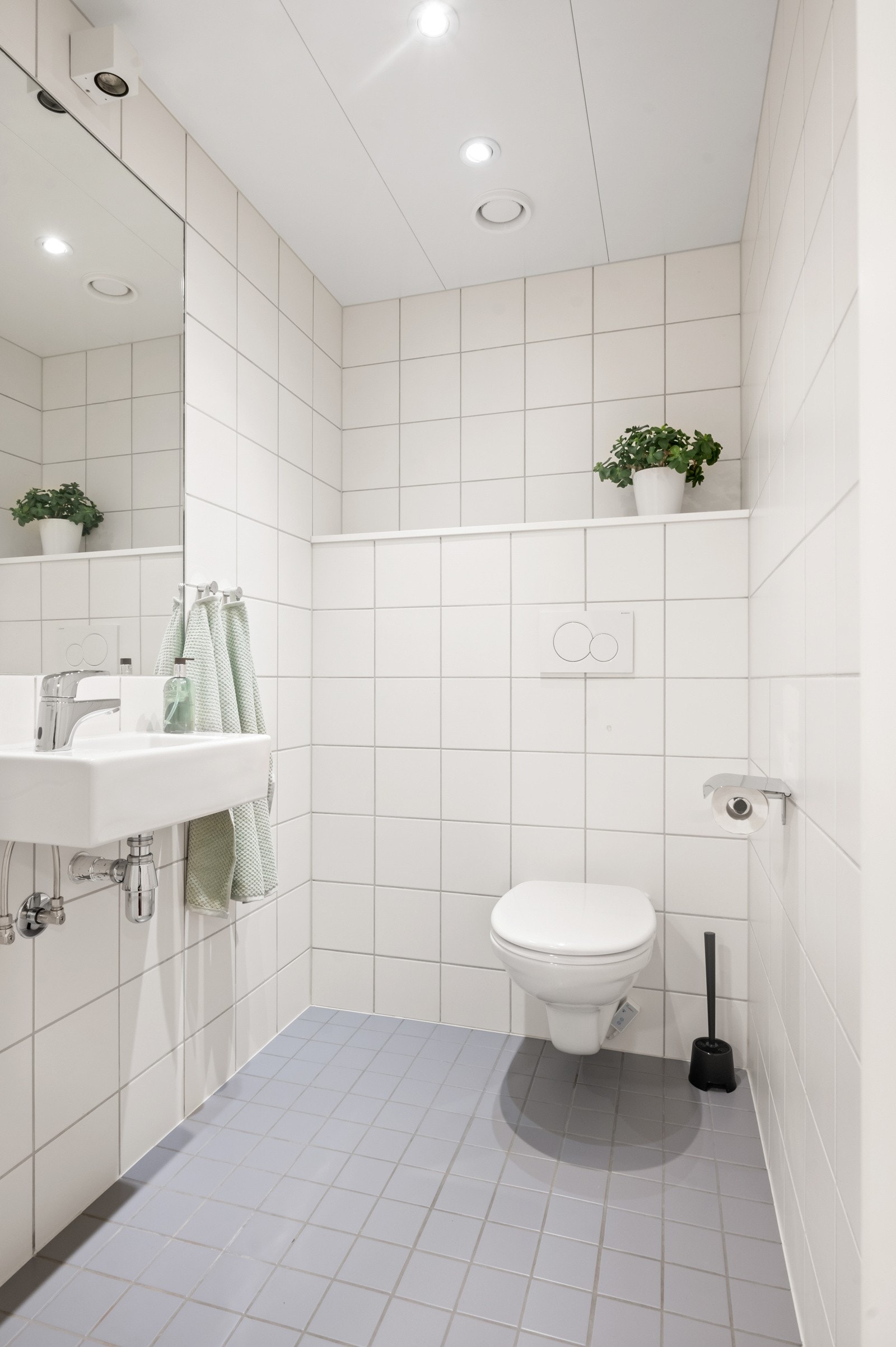 Separat toalettrom- Praktisk i en hektisk hverdag og med gjester Galleribilde