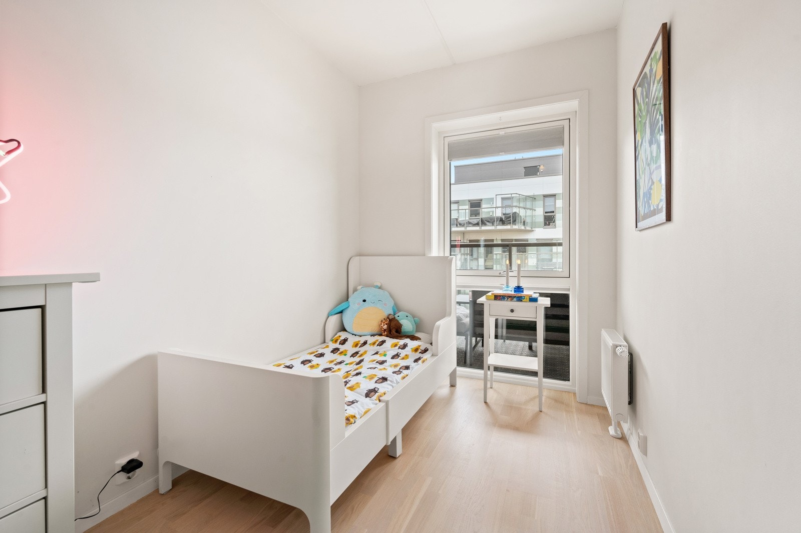 Rommet passer perfekt som barnerom, gjesterom eller hjemmekontor Galleribilde