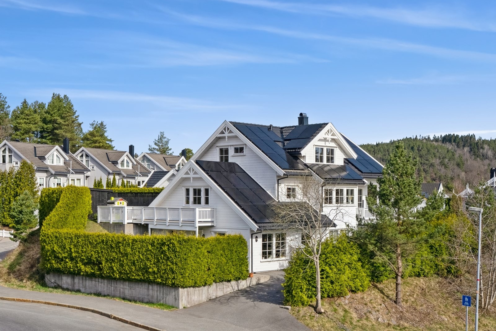 Velkommen til Solkollen 73 - En fantastisk enebolig med 2 godkjente utleiedeler. Denne må ses! Galleribilde