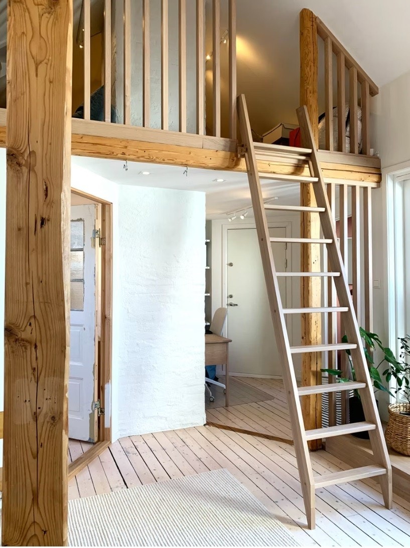 Praktisk hems med gode oppbevaringsmuligheter eller lekerom for barna Galleribilde