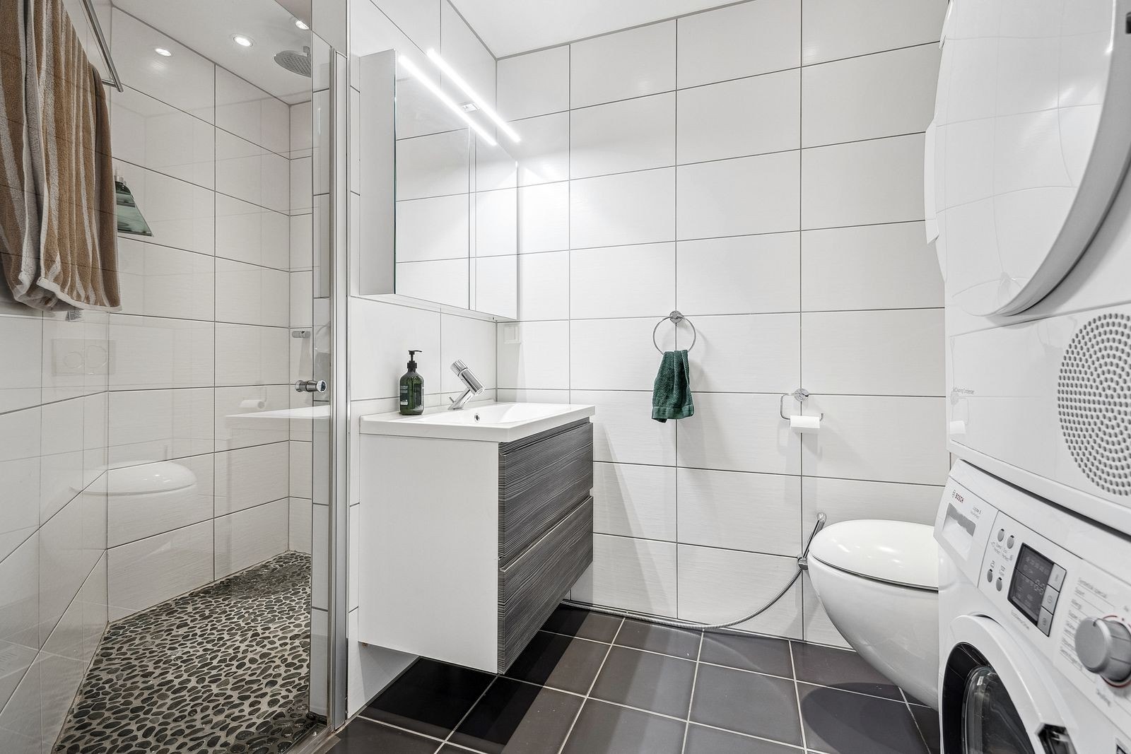 Delikat bad/WC med dusj. Galleribilde