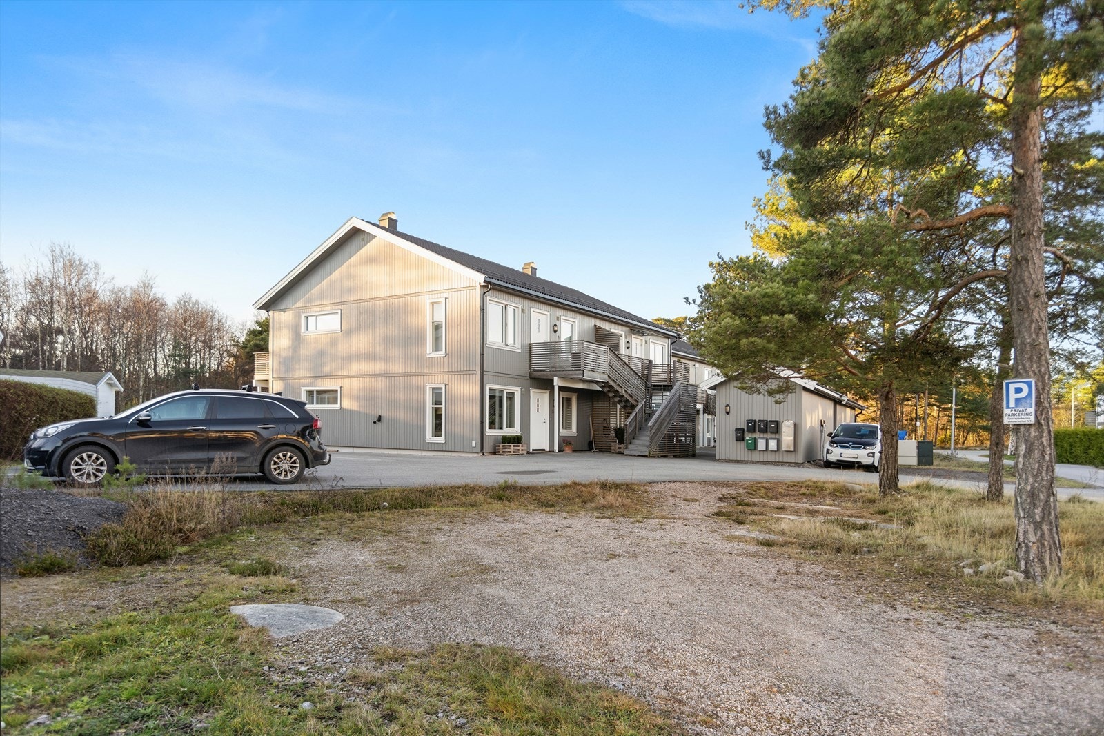 Det er to gjesteparkeringer i sameiet. Galleribilde