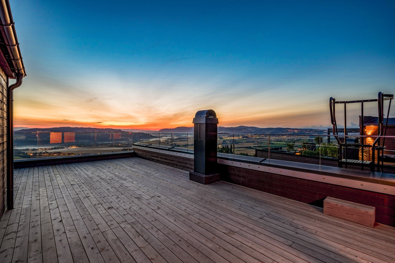 På toppen finner du en fantastisk takterrasse på hele 48 kvm. Galleribilde