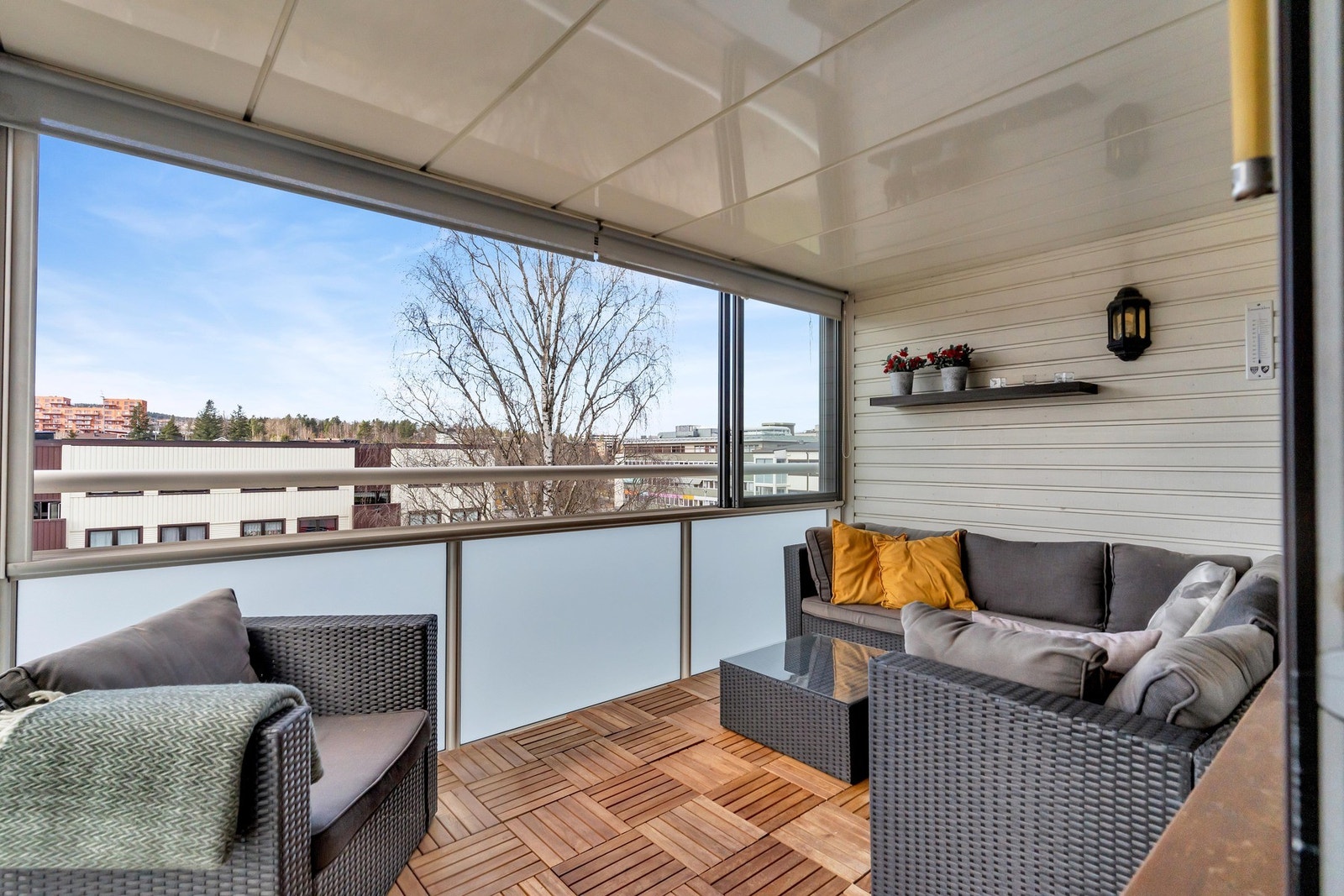 Herlig innglasset balkong 10 m². Galleribilde