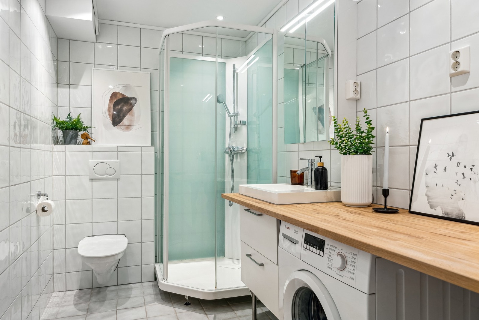 Praktisk baderom fra byggeår. Galleribilde