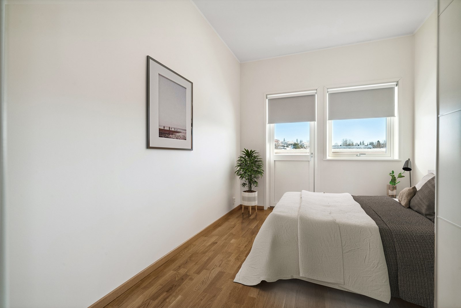 To av soverommene har dør ut til terrassen. Galleribilde