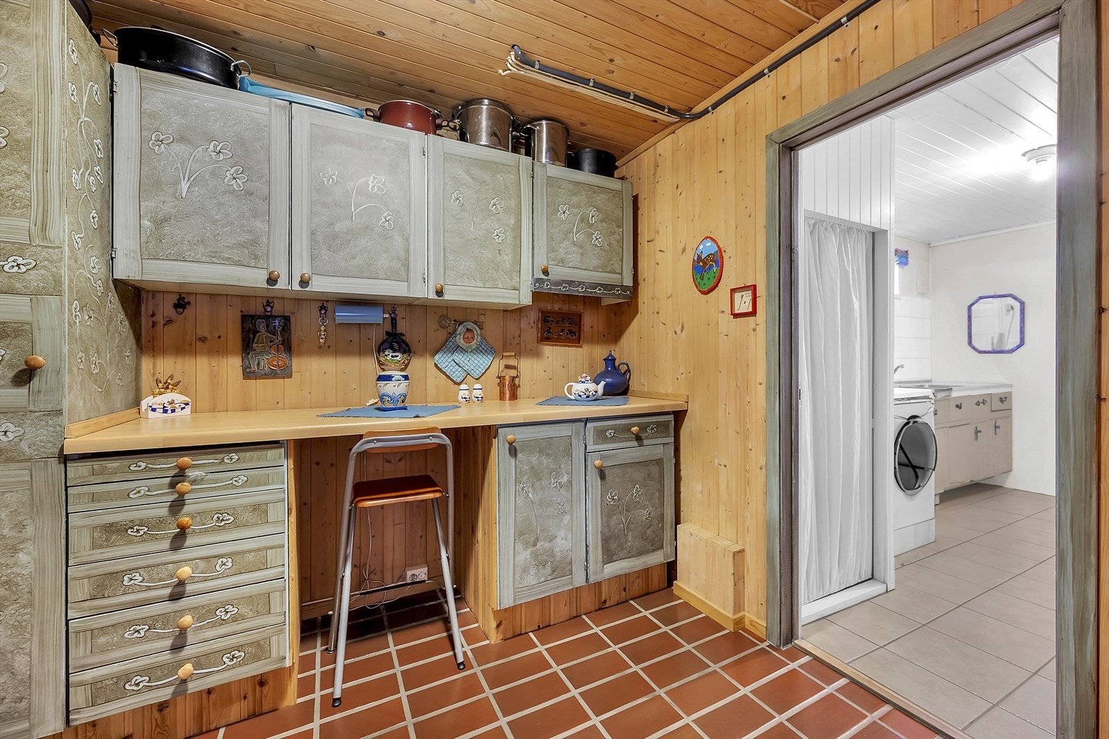 Boligen har rikelig med lagringsplass. Galleribilde