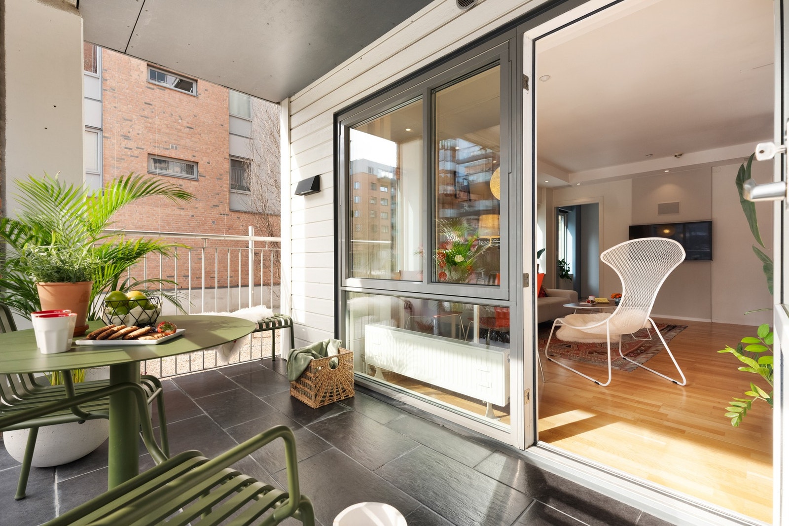 Den sydvendte plasseringen byr på gode solforhold om sommeren. Galleribilde