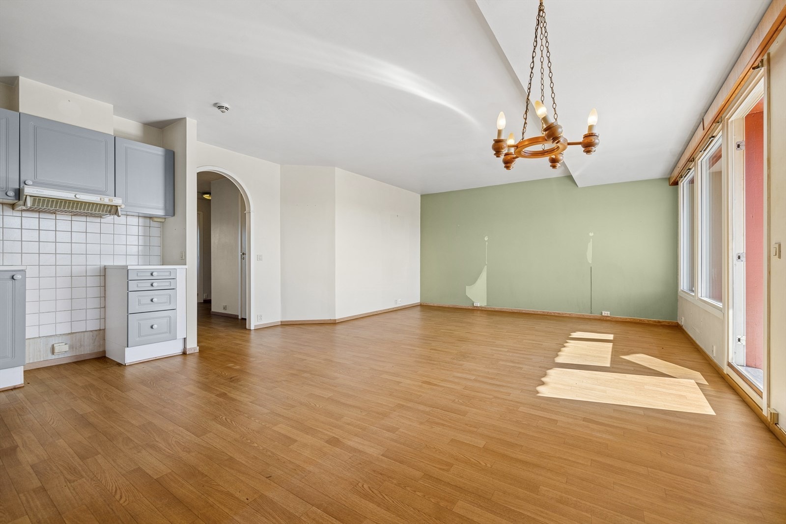 Leiligheten trenger oppussing men her kan du skape ditt eget hjem. Galleribilde