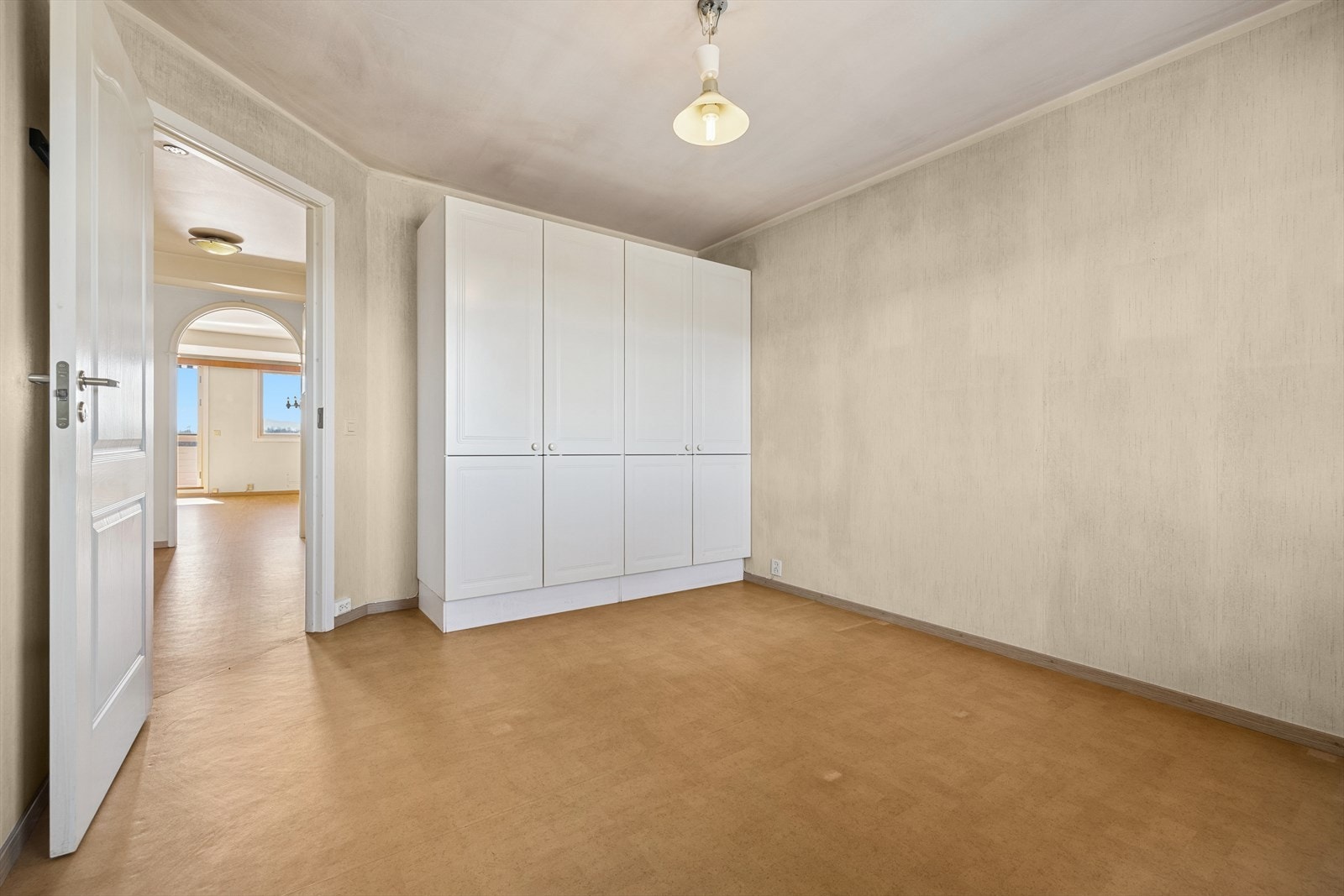 Hovedsoverom med garderobeskap. Galleribilde