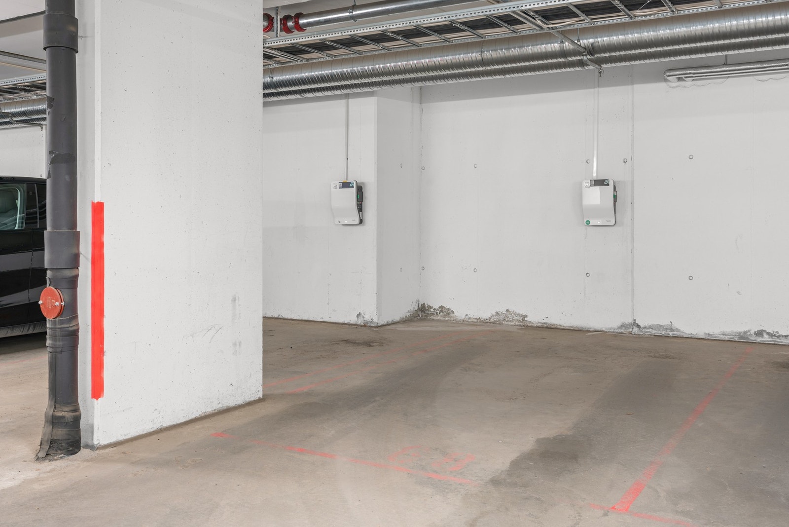 Det medfølger garasjeplass med el-lader i felles garasjekjeller Galleribilde