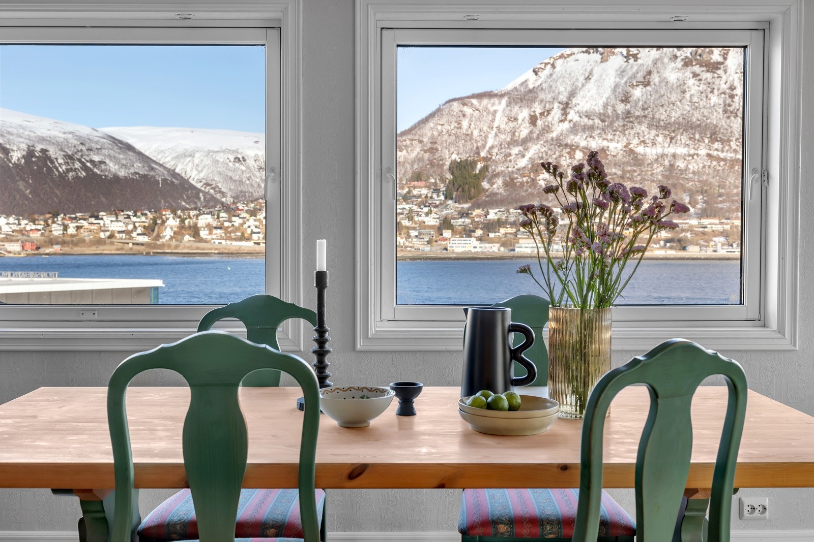 Her finner du plass til en stor spisestue Galleribilde