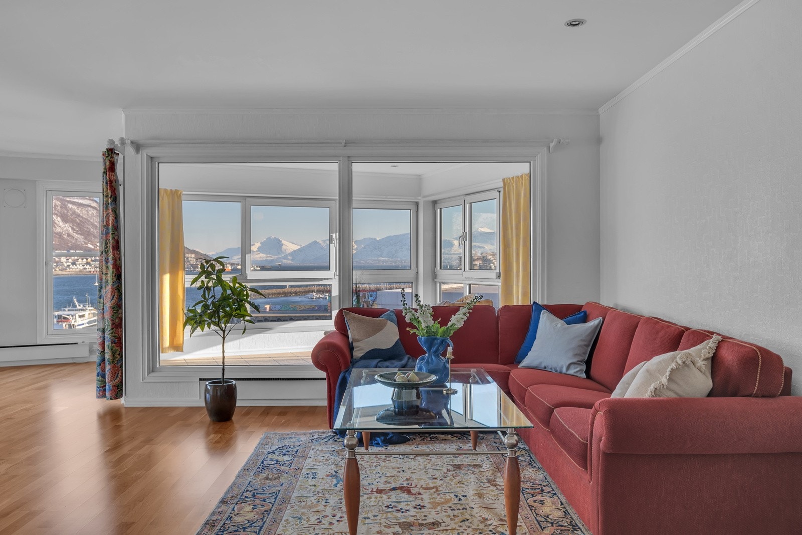 Store vindusflater mot sør Galleribilde