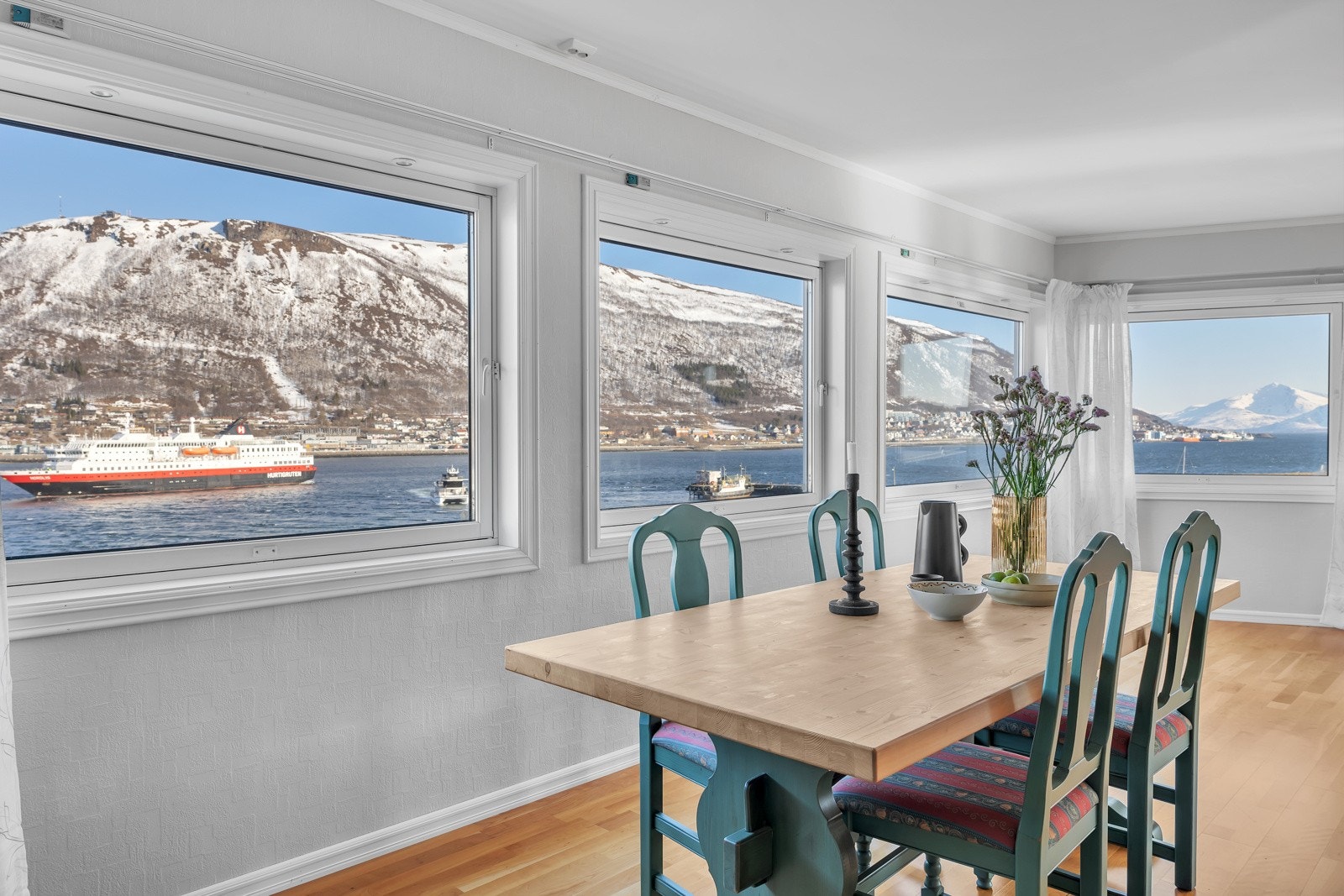 Også herfra er det fantastisk utsikt og utsyn over nærområdet Galleribilde