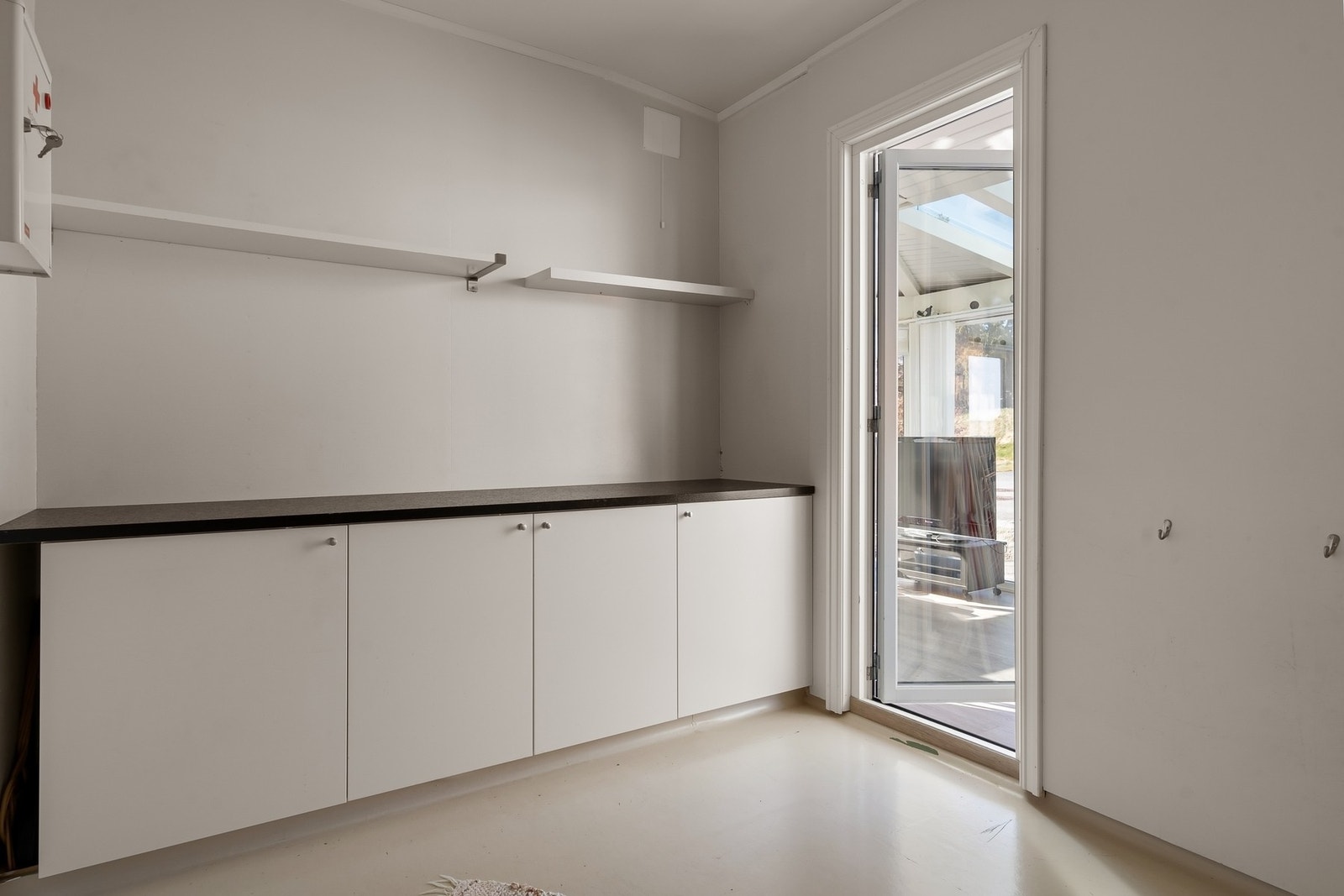 Det er utgang til vinterhagen via vaskerommet. Galleribilde