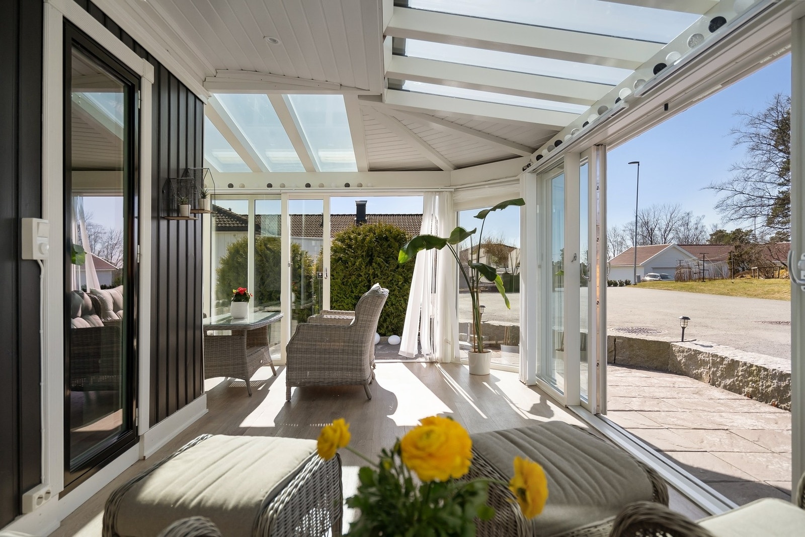 Her sitter man lunt og skjermet. Galleribilde