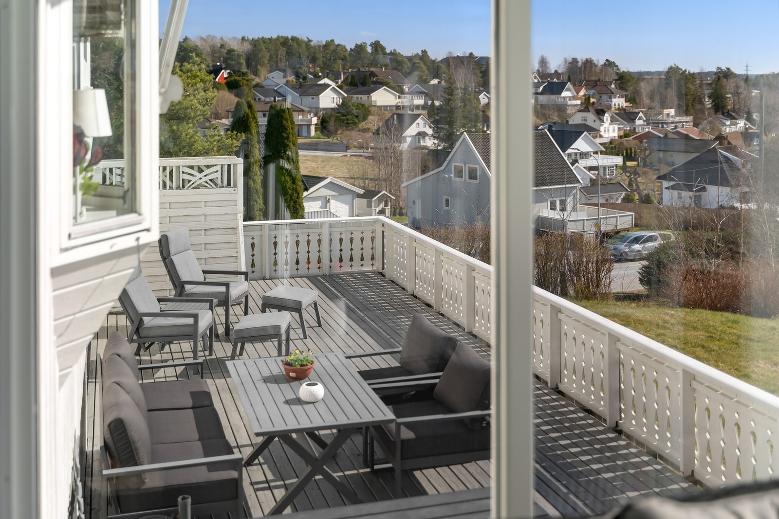 Boligen har flere hyggelige uteplasser. Galleribilde