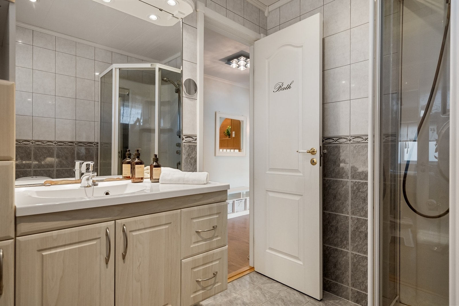 Begge badene har varmekabler i gulvene. Galleribilde