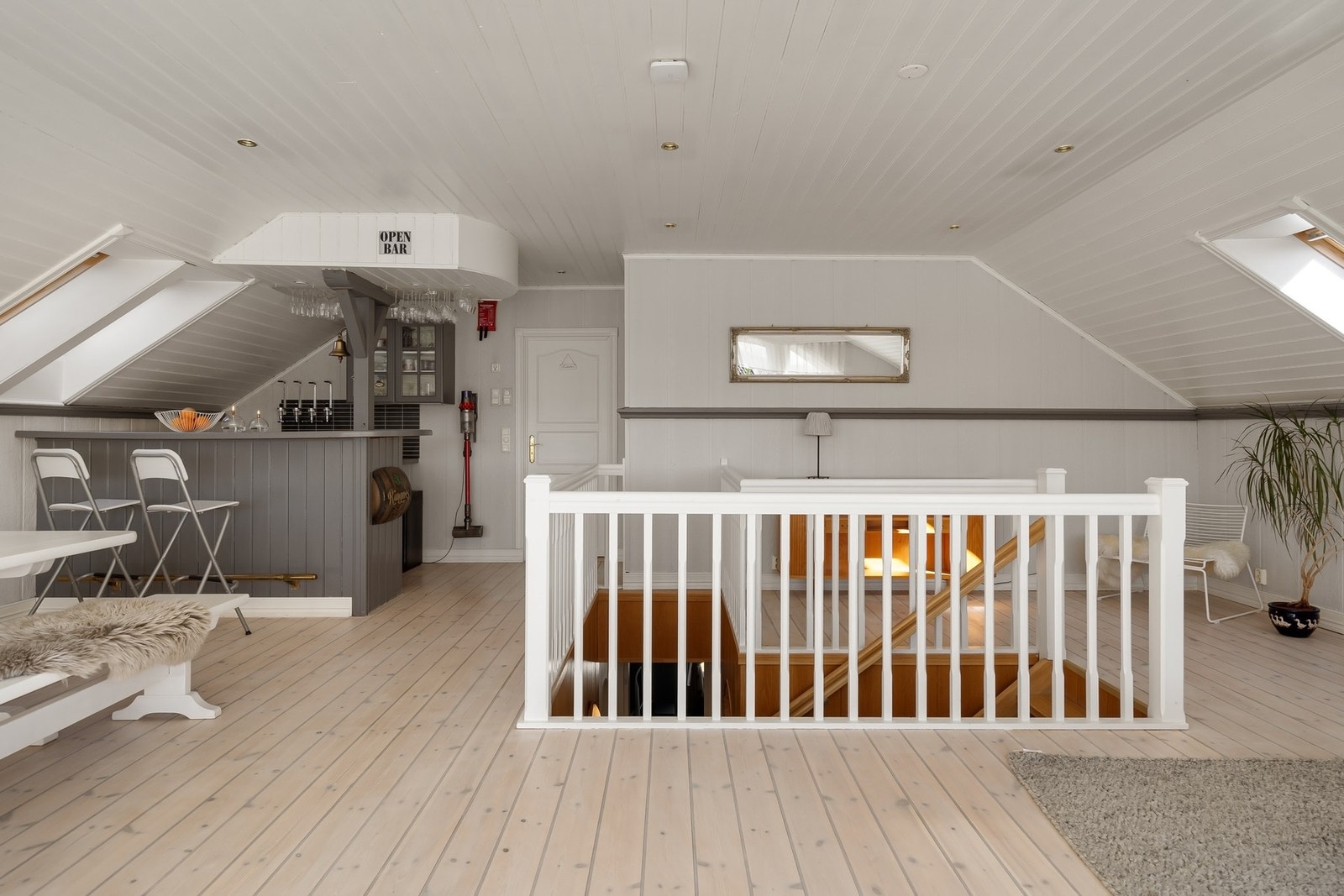 Med en ekstra stue kan man enkelt trekke seg tilbake eller invitere til hyggelige sammenkomster. Galleribilde