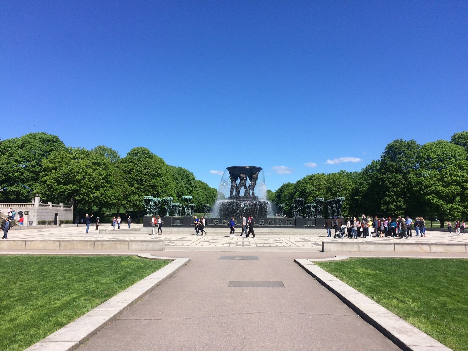 Leiligheten har beliggenhet rett ved Frognerparken. Galleribilde