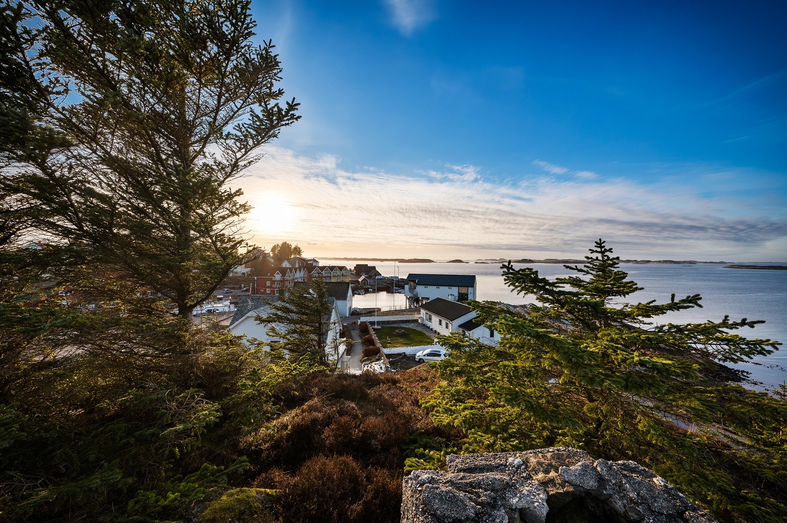- Bilde tatt fra toppen av tomten. Nydelig utsikt i alle retninger - Galleribilde