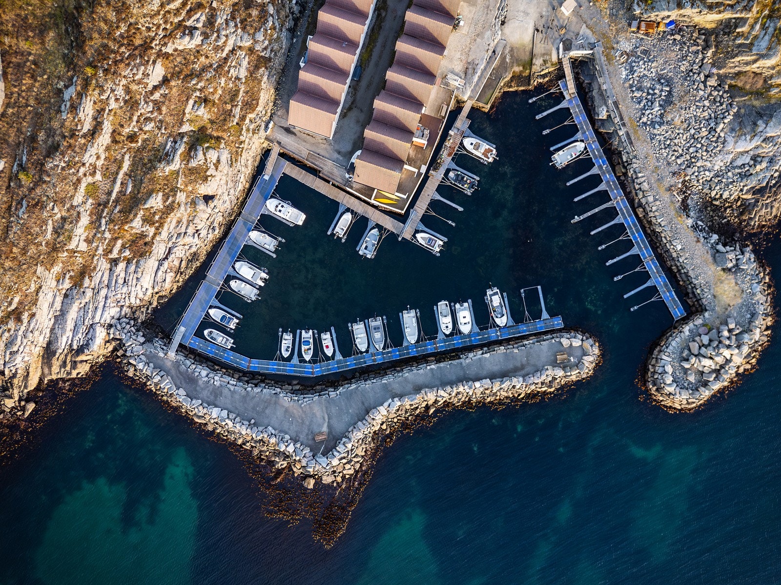 - Det betales kr. 2000,- i årsavgift til båtlaget, dette dekker vedlikehold etc. - Galleribilde