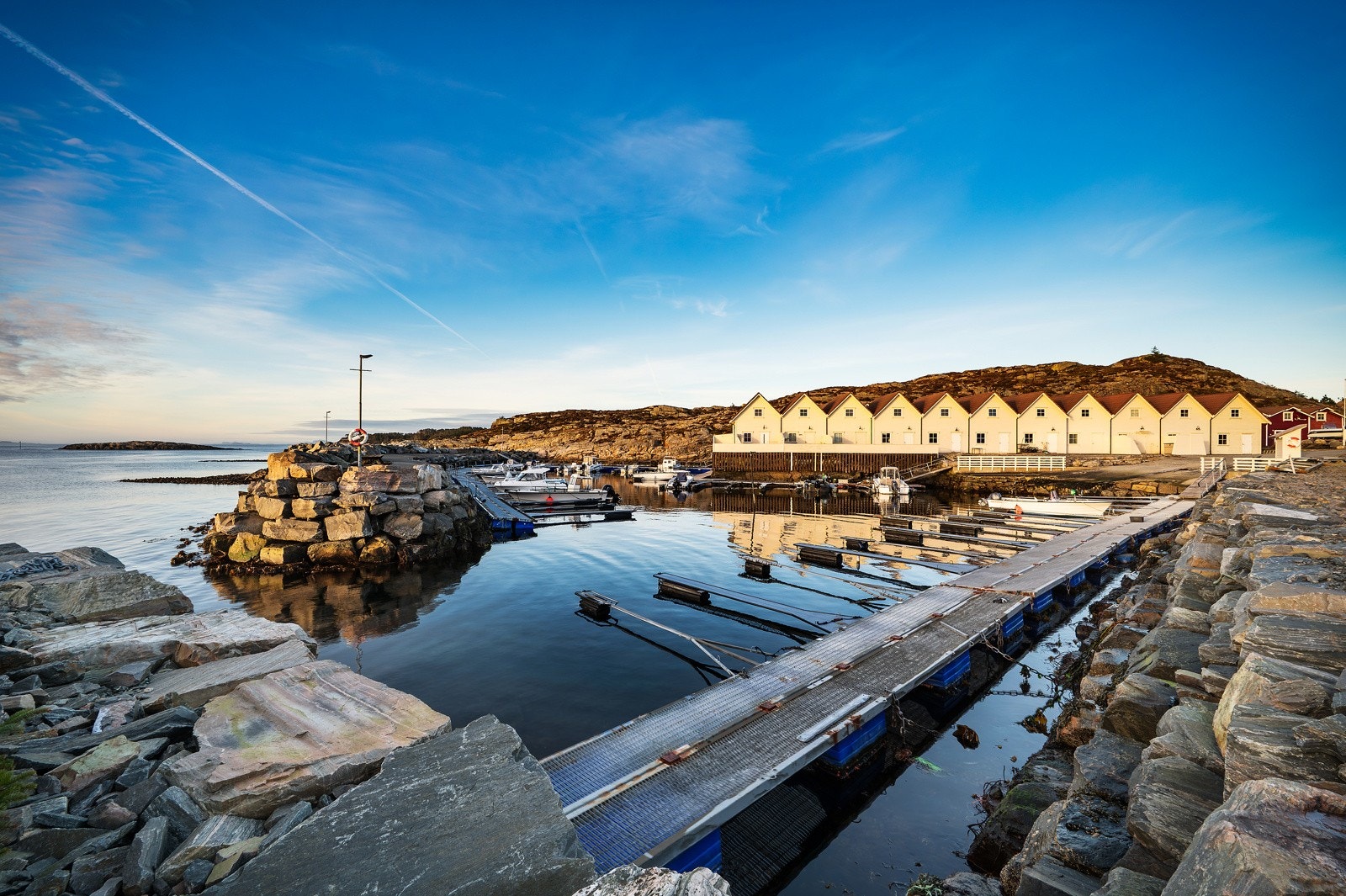 - Det arrangeres også felles dugnad 2 ganger i året - Galleribilde