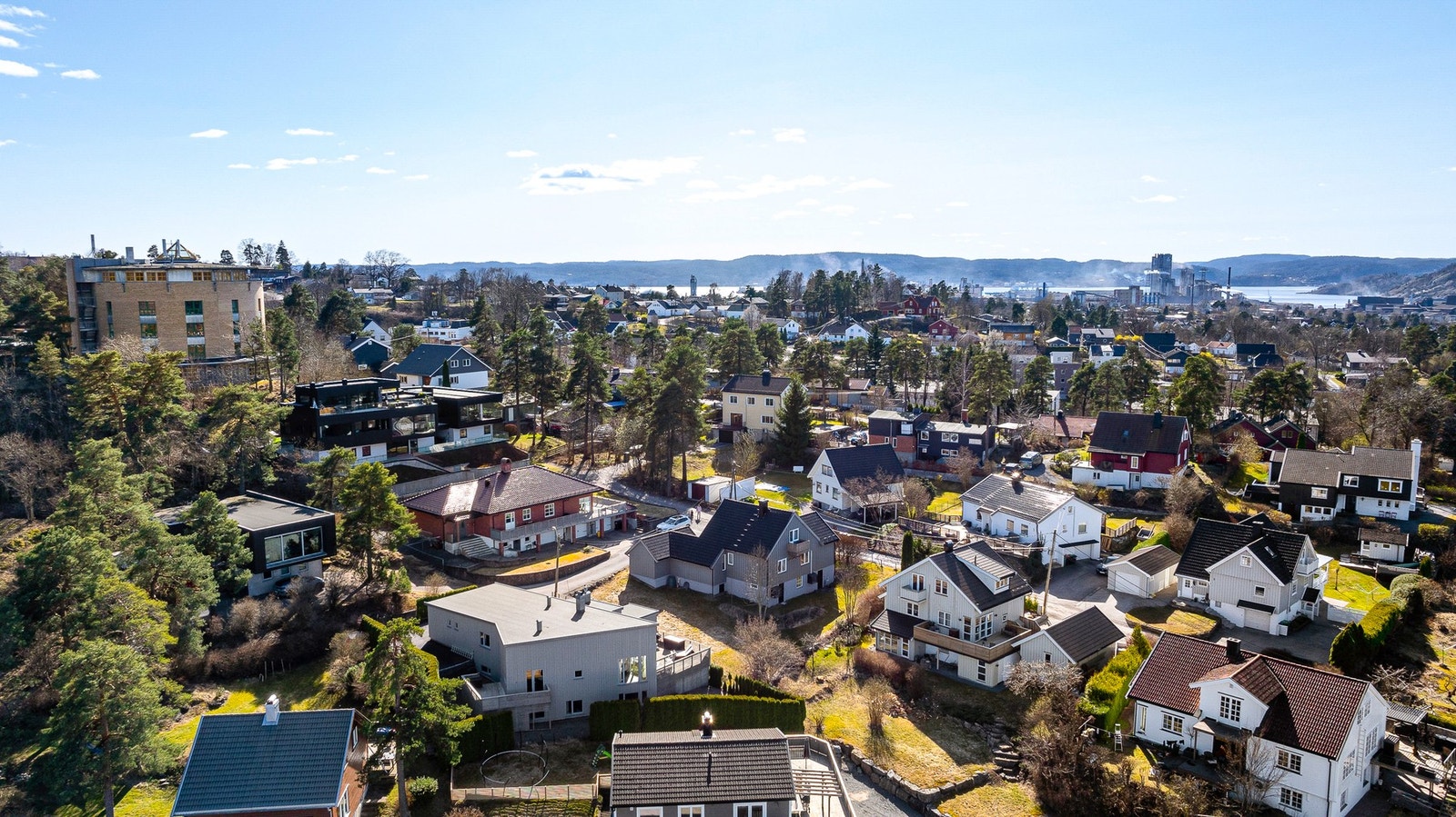 Område byr på fine turmuligheter og det er bare en kort rusletur ned til Porsgrunn sentrum Galleribilde
